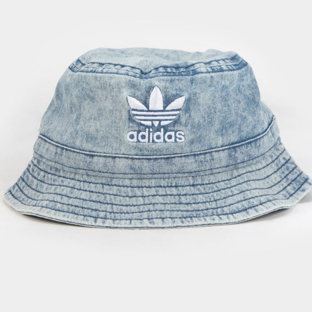 Adidas bucket hat like new